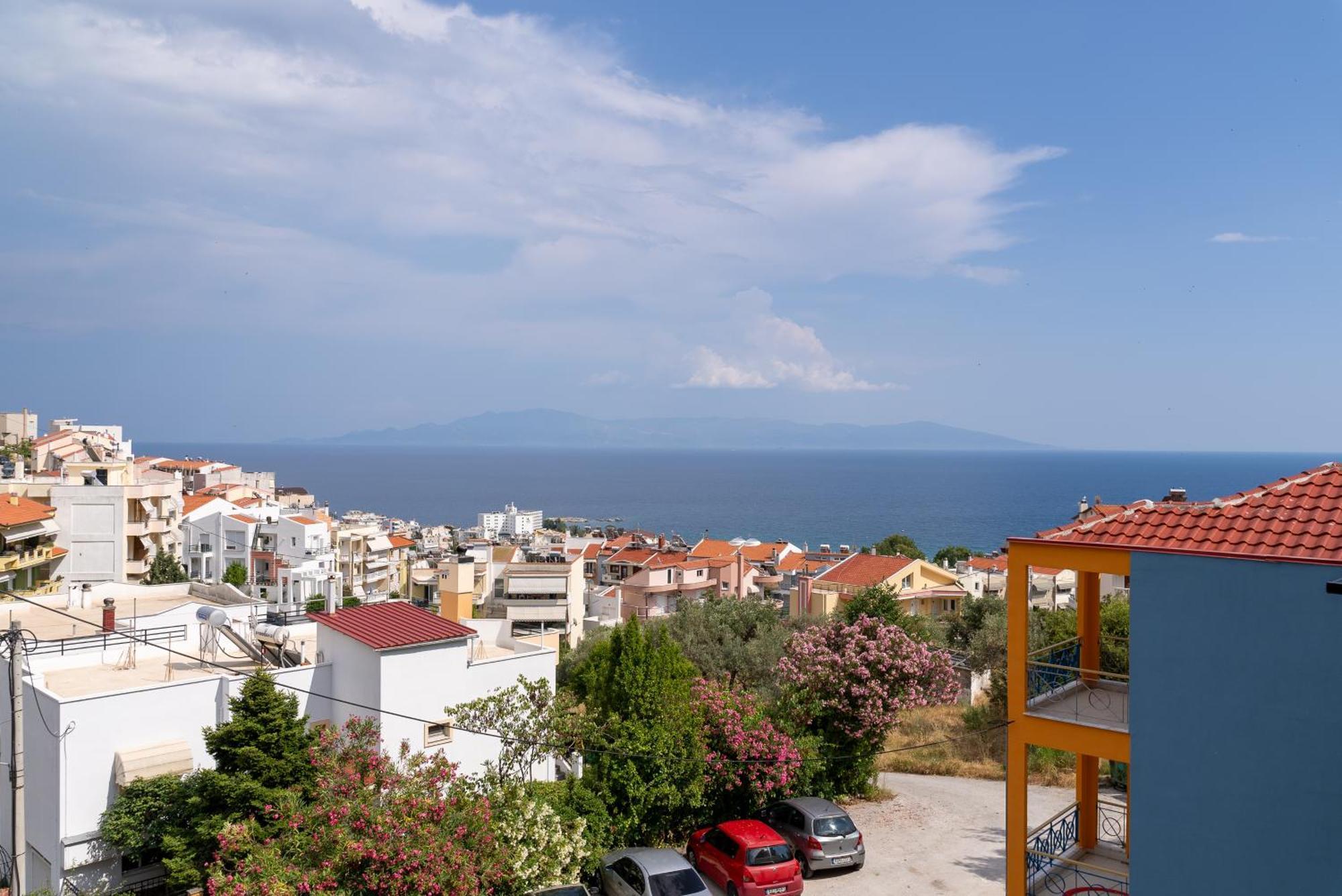 Apartment In Calm Kavala